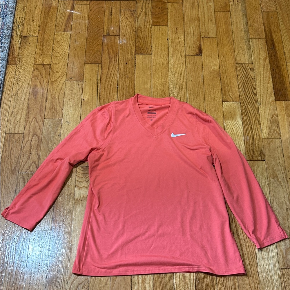 Nike V-Neck Coral Top/ NEVER WORN ( 1152 )